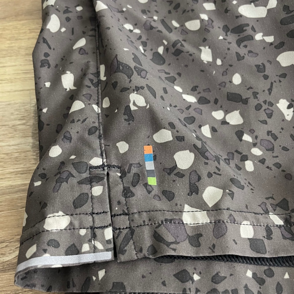 Smartwool Mens Grey Terrazzo Print Active Running Shorts Merino Liner Medium EUC - Picture 5 of 9